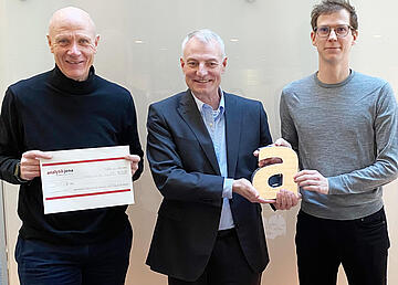 Michael Crone and his team from Imperial College London were the recipients of this year’s Analytik Jena Science Award for outstanding work in the field of molecular biology. Managing Director from Analytik Jena Oliver Klaeffling handed over the price in London.